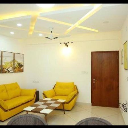 The Solo Apartments Kadavanthra Kochi Exterior foto